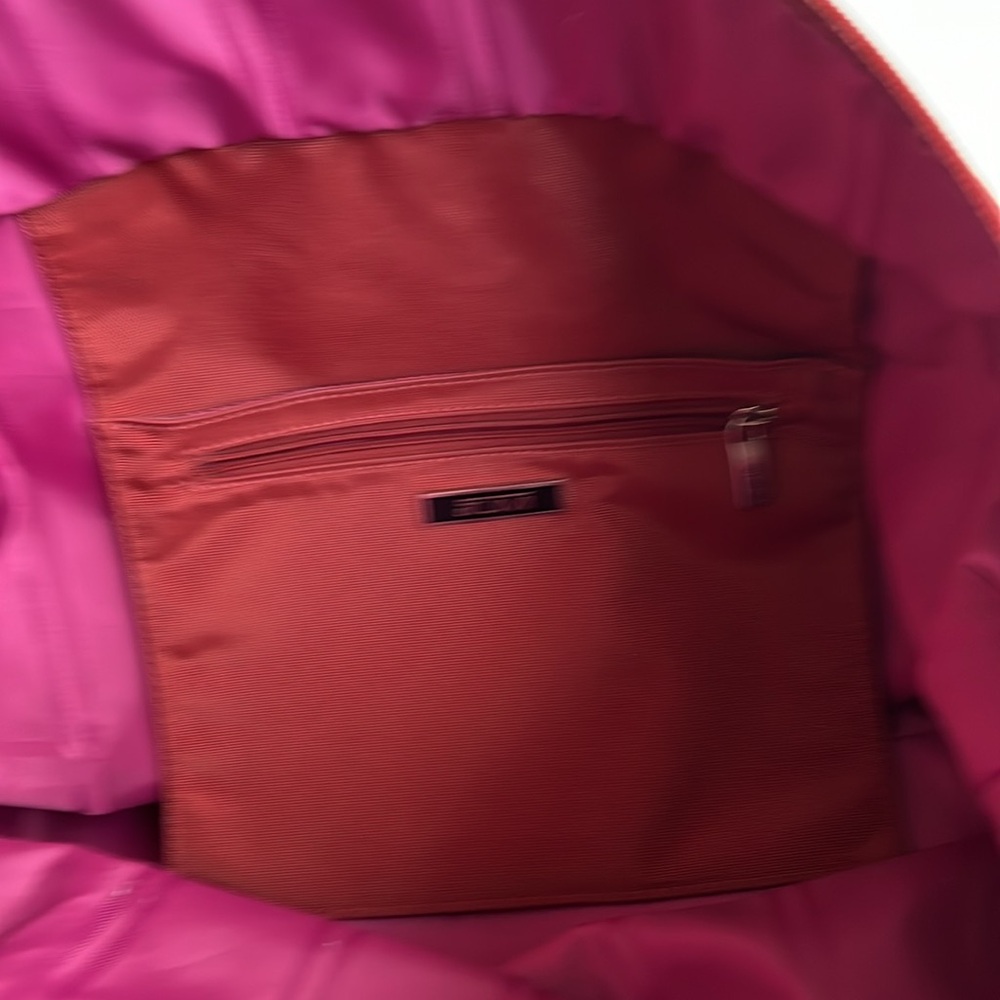 Elegant Red Tote Bag - Picture 7 of 16